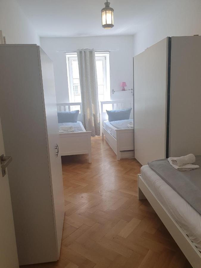 Apartment-Mit-2-Schlafzimmern * München
